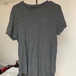 Hollister Men’s Curve Hem Tee (Size Large)